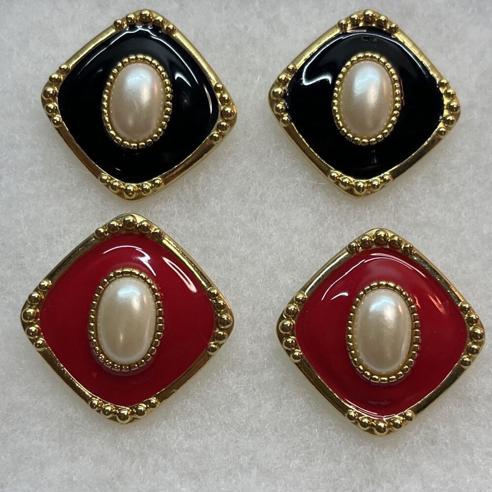 Avon Vtg Enamel Faux Pearl Gold Tone Square Earrings Pierced Red & Black 2 Pair